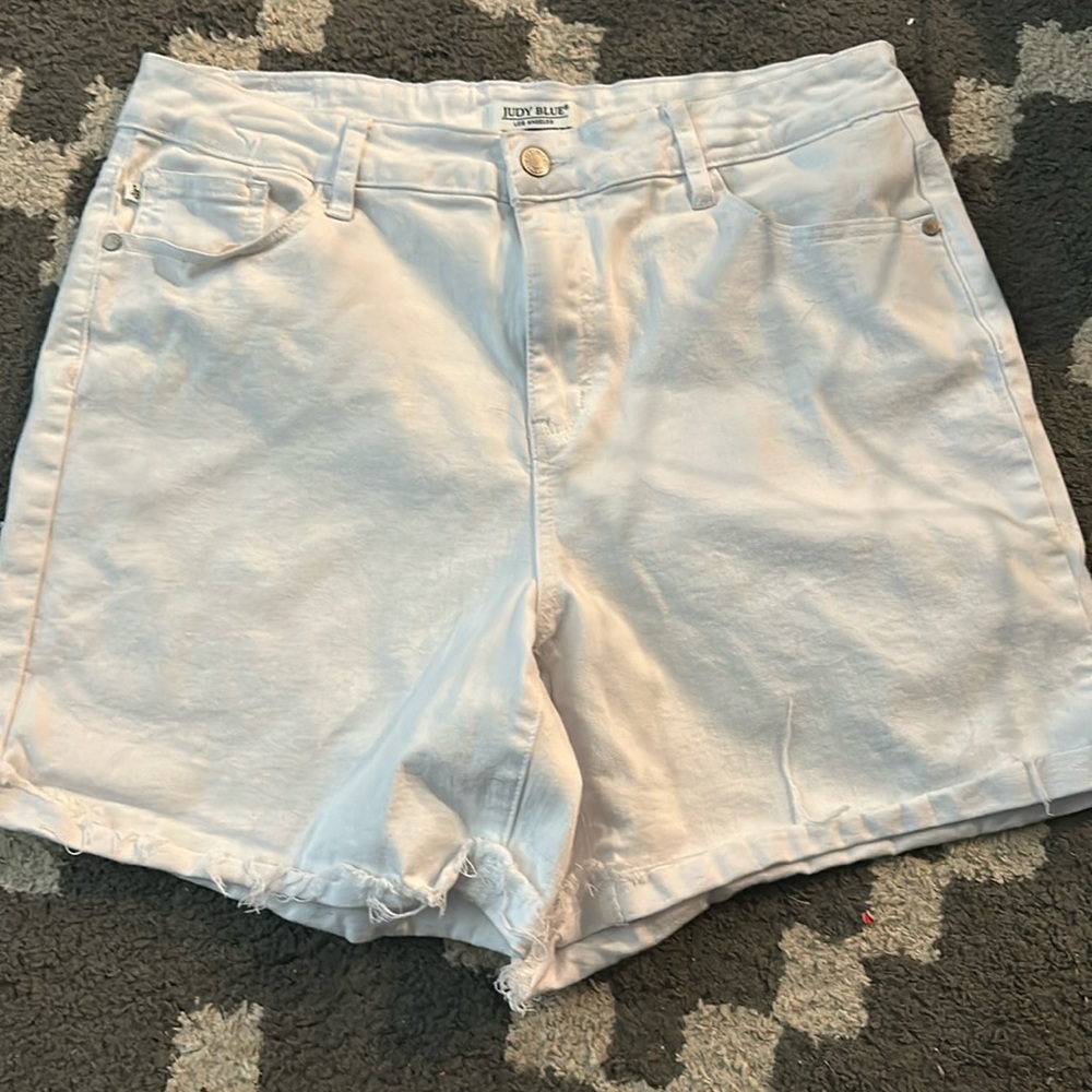 Judy blue white shorts